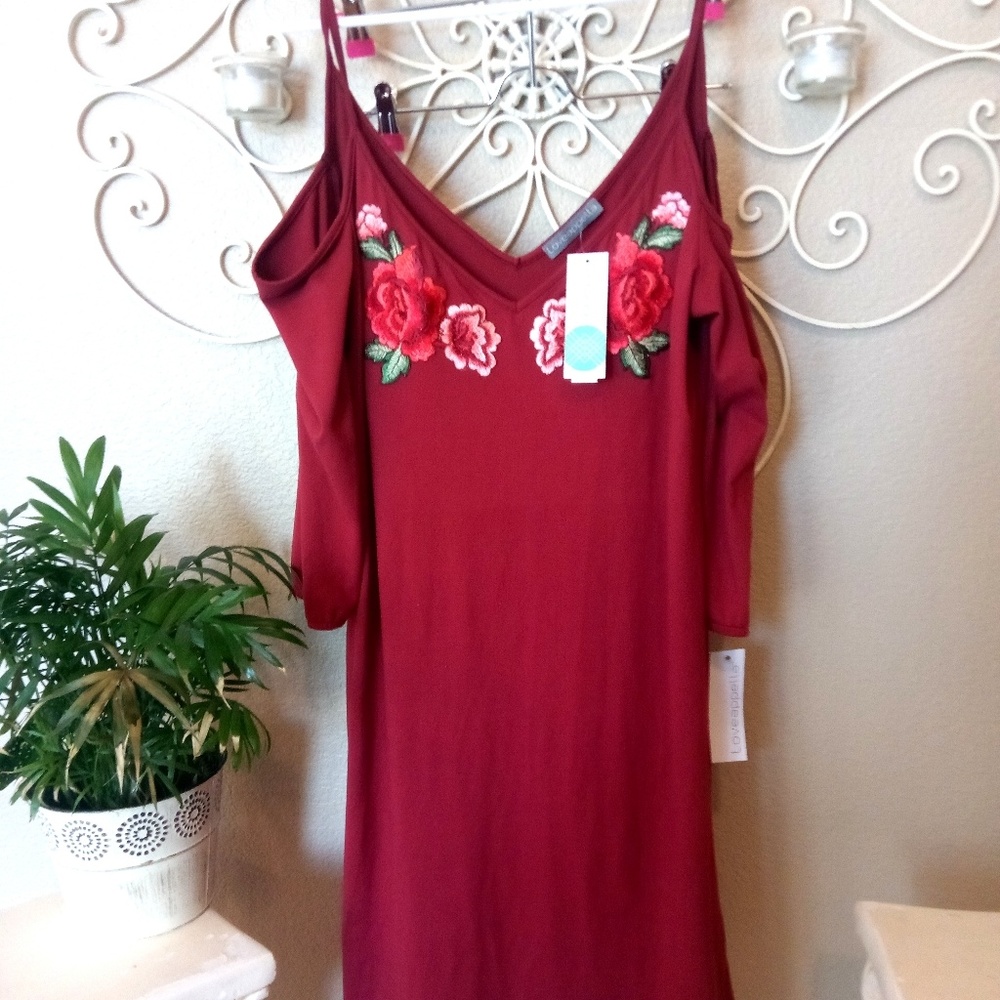 FLASH SALE $ Stitchfix Cold Shoulder dress
